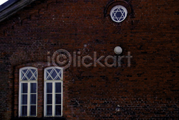 사람없음 JPG 포토 해외이미지 건물 램프 벽 벽돌 빨간색 아치 외관 원형 종료 창문 핀란드 해외202004 헬싱키