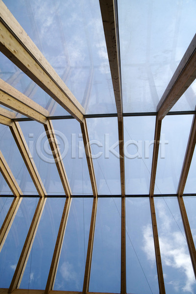 사람없음 JPG 포토 해외이미지 건물 건축양식 구성 내부 디자인 목재 빛 스타일 엘리먼트 오브젝트 우주 유리 지붕 창문 투명 하늘 해외202004