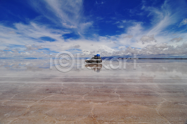 사람없음 JPG 포토 해외이미지 관광지 구름(자연) 물 반사 볼리비아 여행 지프 하늘 해외202004