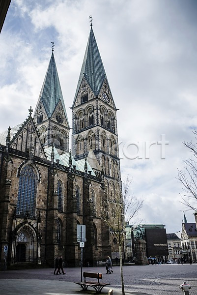 여러명 외국인 JPG 포토 거리 건물 독일 보행자 브레멘 성당 성페트리대성당 야외 주간 풍경(경치)