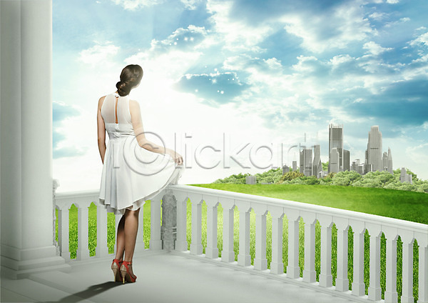 성인 여자 한명 PSD 뒷모습 편집이미지 구름(자연) 난간 부동산 비즈니스 빌딩 서기 원피스 잔디 전신 편집 하늘