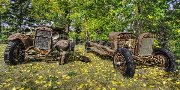 클래식 사람없음 JPG 포토 해외이미지 고물상 골동품 구식 그런지 그릴 금속 깨짐 날씨 노출 방치 버리기 범퍼 복고 부식 수확 시간 시골 썩음 역사 옛날 자동차 짐차 철강 폐기물 한조각 해외202004 해외포토 향수