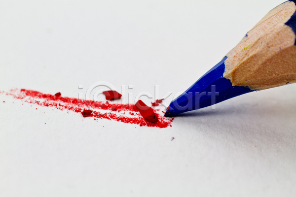 사람없음 JPG 포토 해외이미지 공구 그리기 그림 날카로움 닫기 디자인 목재 묘사 물 미술 백그라운드 빨간색 스케치 연필 예술가 오렌지 종이 컬러풀 크레파스 파란색 페인트 학교 해외202004 흰색