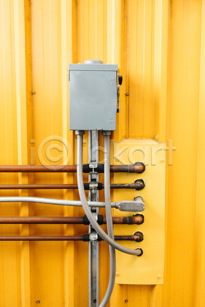 사람없음 JPG 포토 해외이미지 기어 노란색 라벨 벽 산업 상자 선 순환 스위치 시스템 안전 역 연결 장비 전기 전압 전자 제어 판넬 해외202004 힘