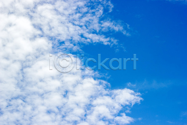 자유 침묵 사람없음 JPG 포토 해외이미지 구름(자연) 날씨 내추럴 바람 백그라운드 빛 솜털 야외 여름(계절) 우주 자연 장면 천국 추상 파란색 패턴 풍경(경치) 하늘 해외202004 햇빛 환경 흰색