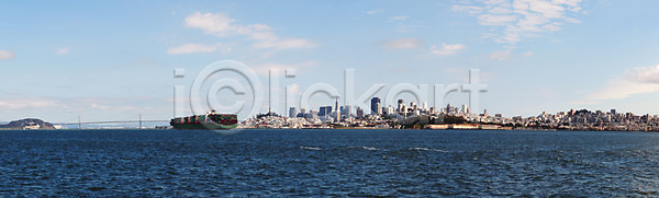 사람없음 JPG 포토 해외이미지 건물 건축양식 고층빌딩 대도시 도시 도시풍경 도심 동쪽 만 물 샌프란시스코 스카이라인 외관 지역 캘리포니아 탑 파노라마 피라미드 함선 항구 항해 해외202004 해외포토