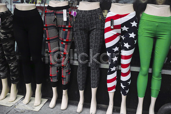 사람없음 JPG 포토 거리풍경 뉴욕 도시 레깅스 마네킹 바지 야외 옷가게 전시 주간 풍경(경치)