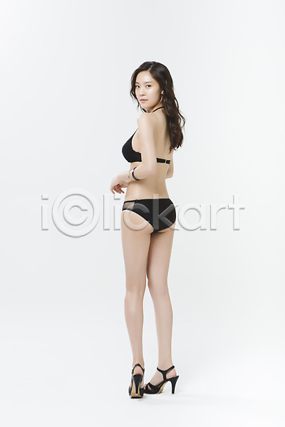섹시 20대 성인 성인여자한명만 여자 한국인 한명 JPG 뒷모습 포토 S라인 뒤돌아보기 몸매 바캉스 뷰티 비키니 서기 스튜디오촬영 실내 여름(계절) 여름휴가 의료성형뷰티 전신 포즈 하이힐