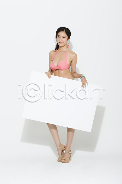 섹시 20대 성인 성인여자한명만 여자 한국인 한명 JPG 앞모습 포토 광고판 들기 몸매 바캉스 배너 비키니 사각프레임 서기 스튜디오촬영 실내 알림판 여름(계절) 여름휴가 의료성형뷰티 전신 포즈 프레임 하이힐