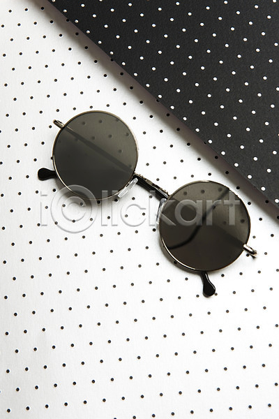사람없음 JPG 포토 거울 무늬 물방울무늬 반사 백그라운드 선글라스 스튜디오촬영 실내 안경 안경테 오브젝트 컬러 패턴