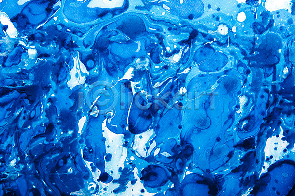 사람없음 JPG 포토 마블링 물 물감 미술 백그라운드 붓 스튜디오촬영 실내 얼룩 잉크 종이 질감 클래식블루 트렌드컬러 파란색 페인트 하늘색