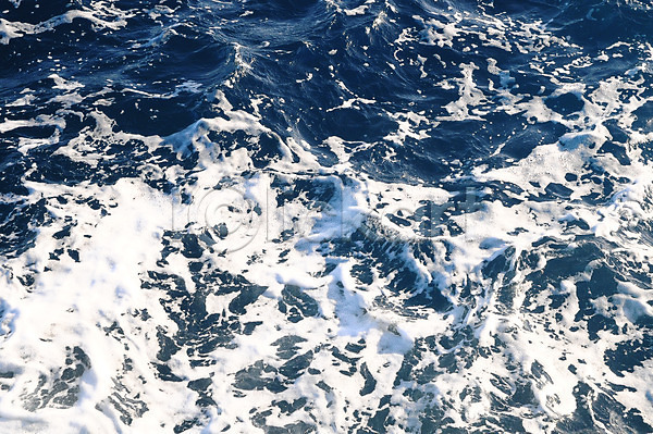 떨어짐 시원함 침묵 특별함 사람없음 JPG 포토 해외이미지 거품 깊이 내추럴 닫기 당구 대서양 모션 물 물결 바다 백그라운드 액체 여름(계절) 자연 잔물결 젖음 질감 추상 터키석 파도 파란색 패턴 표면 해외202004 호수
