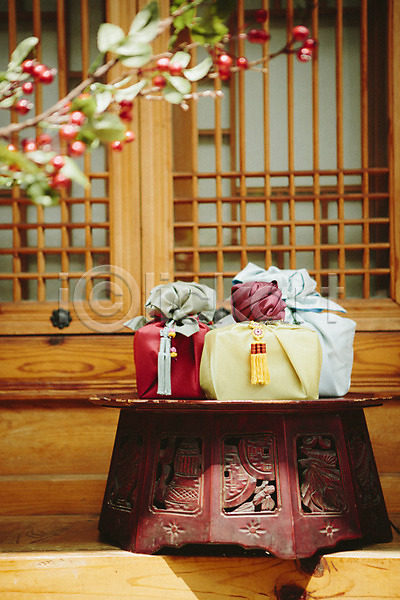 사람없음 JPG 포토 교자상 보자기(천) 선물 야외 전통 전통문살 전통소품 주간 한옥