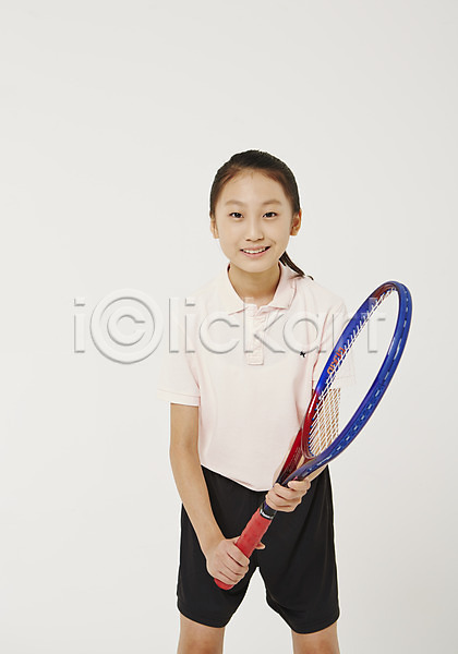 10대 십대여자한명만 여자 청소년 한국인 한명 JPG 앞모습 포토 방과후 사교육 상반신 서기 스튜디오촬영 실내 여학생 운동 체육복 테니스 테니스라켓