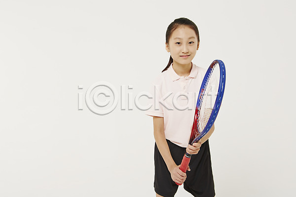 10대 십대여자한명만 여자 청소년 한국인 한명 JPG 포토 들기 미소(표정) 방과후 사교육 상반신 서기 스튜디오촬영 실내 여학생 운동 체육복 테니스 테니스라켓