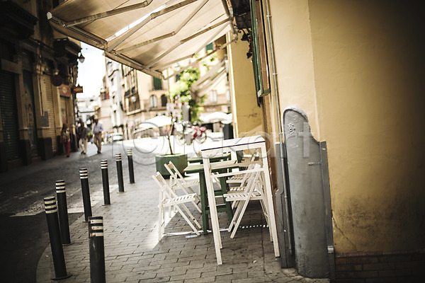 사람없음 JPG 포토 건물 계절 골목길 세비아 스페인 안달루시아 야외 여름(계절) 여행 유럽 의자 주간 카페 탁자 풍경(경치) 해외풍경