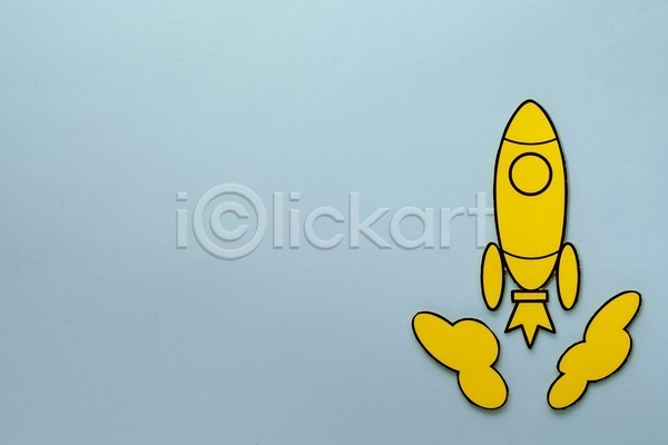 성공 사람없음 JPG 옆모습 포토 해외이미지 구름(자연) 노란색 로켓 만화 비즈니스 속도 시작 우주 카피스페이스 컨셉 코믹 탐험 해외202004