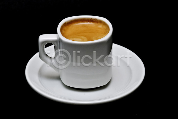 뜨거움 사람없음 JPG 포토 해외이미지 검은색 백그라운드 숟가락 아침식사 우유 음료 이탈리아 카페인 카푸치노 커피 컵 컵받침 크림 해외202004