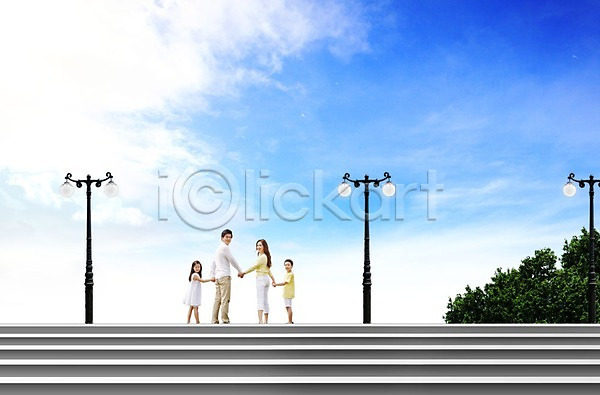행복 남자 성인 어린이 여러명 여자 한국인 PSD 편집이미지 가로등 가족 계단 뒤돌아보기 손잡기 야외 주간 편집 하늘