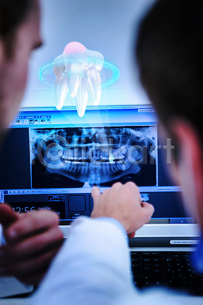 남자 두명 성인 한국인 JPG 디지털합성 편집이미지 그래픽 엑스레이 의학 증강현실 치과진료 치아 컴퓨터그래픽 편집 합성 홀로그램
