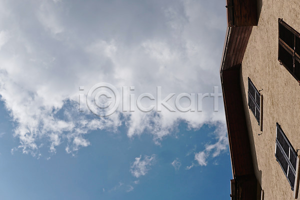 사람없음 JPG 로우앵글 포토 건물 구름(자연) 스위스 야외 주간 풍경(경치) 하늘 해외풍경