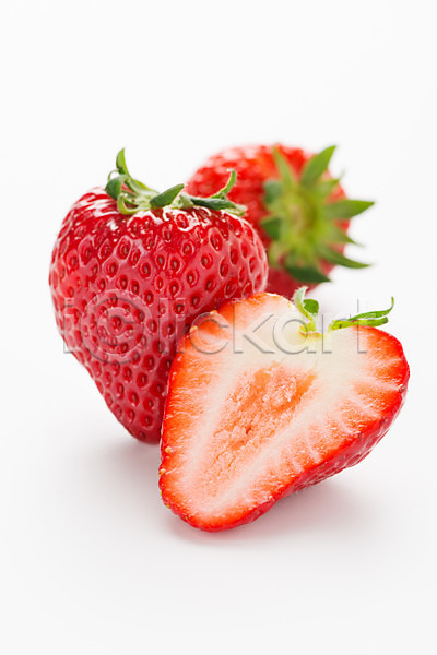 사람없음 JPG 근접촬영 아웃포커스 포토 과일 단면 딸기 세개 실내 제철과일