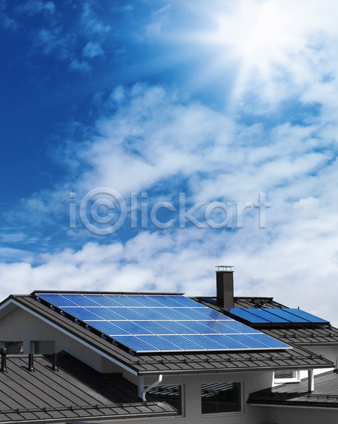 사람없음 JPG 포토 해외이미지 에너지 집열판 태양 태양에너지 파란색 판넬 하늘 해외202004 햇빛 환경
