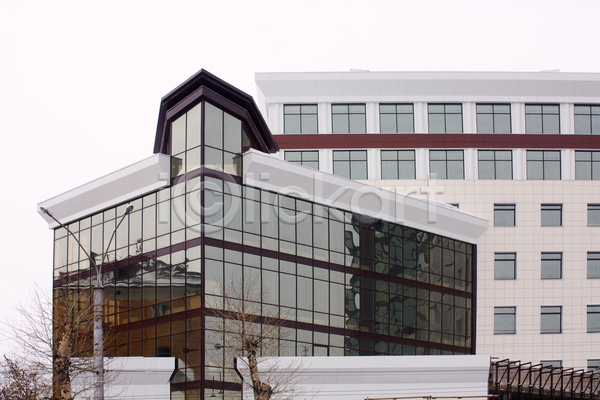 새로움 사람없음 JPG 포토 해외이미지 건물 건축양식 그림 도시 사무실 유리 주택 지붕 창문 하늘 해외202004