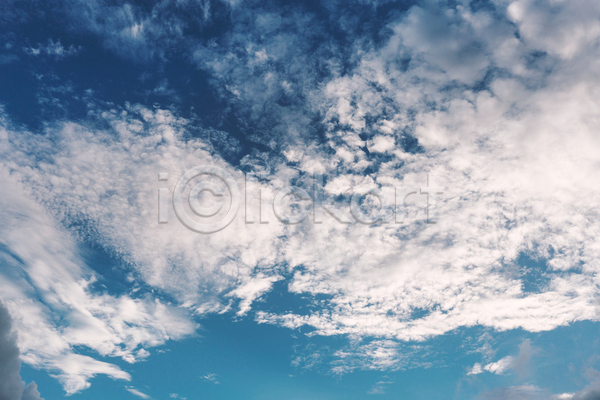 부드러움 분위기 사람없음 JPG 포토 해외이미지 계절 구름(자연) 날씨 덮개 빛 어둠 여름(계절) 우주 자연 천국 파란색 풍경(경치) 하늘 해외202004 햇빛 흐림 흰색