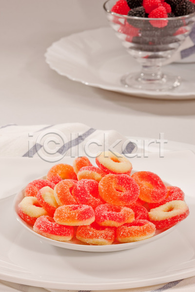 달콤 사람없음 JPG 포토 해외이미지 과일 디저트 맛 분홍색 사탕 설탕 원형 음식 접시 젤리 해외202004