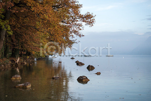 사람없음 JPG 포토 나무 안시 야외 유럽풍경 자연 주간 풍경(경치) 프랑스 해외풍경 호수