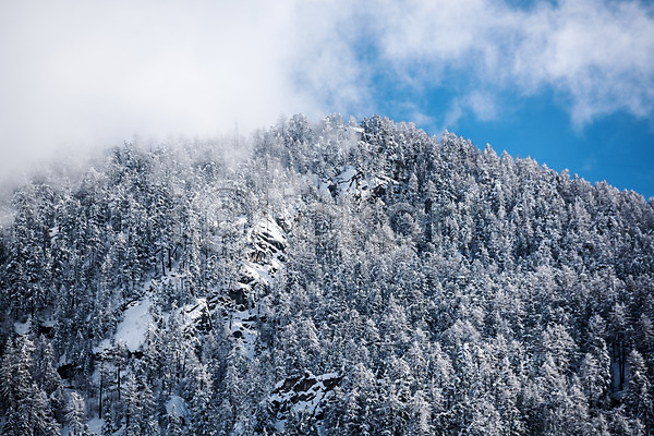 사람없음 JPG 포토 겨울 겨울풍경 눈(날씨) 산 스위스 야외 유럽풍경 주간 체르마트 풍경(경치) 해외풍경
