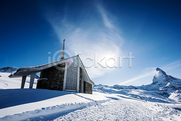 사람없음 JPG 포토 겨울 겨울풍경 교회 눈(날씨) 마터호른 스위스 야외 유럽풍경 자연 주간 체르마트 풍경(경치) 하늘 해외풍경 햇빛