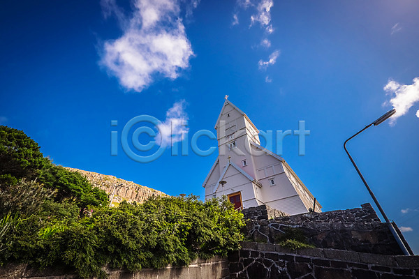 사람없음 JPG 포토 교회 맑음 성당 스위노이 야외 자연 주간 페로제도 풍경(경치) 하늘 해외풍경