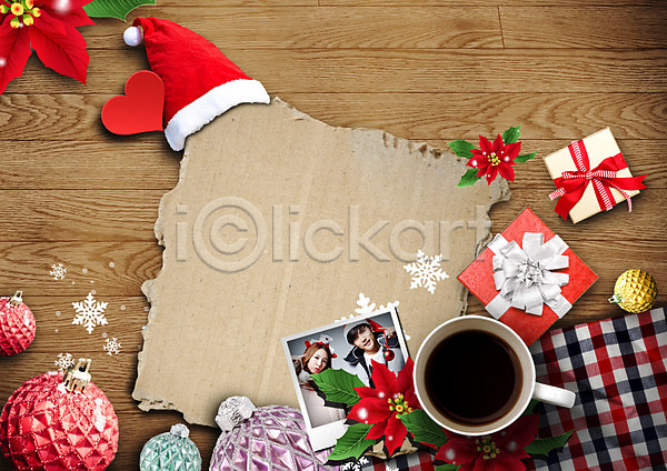20대 남자 두명 성인 여자 한국인 PSD 편집이미지 눈송이 산타모자 선물상자 이벤트 장식볼 종이 커피 커피잔 크리스마스 편집 포인세티아 폴라로이드사진