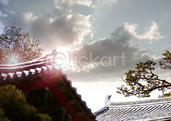 사람없음 PSD 편집이미지 구름(자연) 나무 명절 지붕 편집 하늘 한국 한국건축 한옥 햇빛