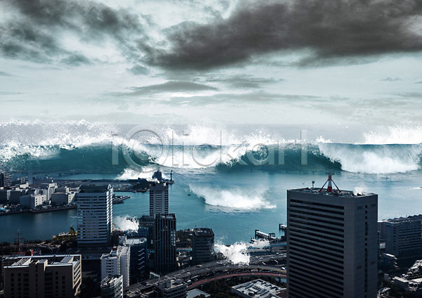 사람없음 PSD 편집이미지 구름(자연) 도시 바다 빌딩 쓰나미 자연재해 파도 편집 하늘 해일