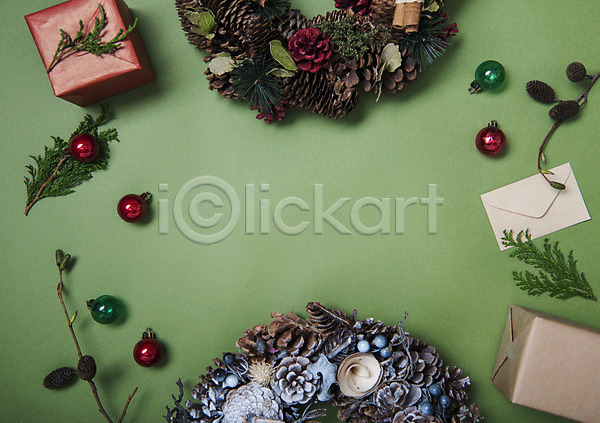 사람없음 JPG 포토 겨울 나뭇가지 나뭇잎 백그라운드 선물상자 스튜디오촬영 실내 장식 크리스마스 크리스마스리스 크리스마스장식 편지봉투