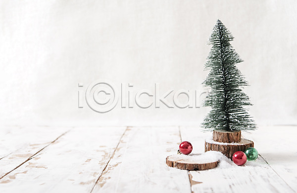 사람없음 JPG 포토 겨울 나무 백그라운드 스튜디오촬영 실내 장식 크리스마스 크리스마스장식 크리스마스트리 흰색