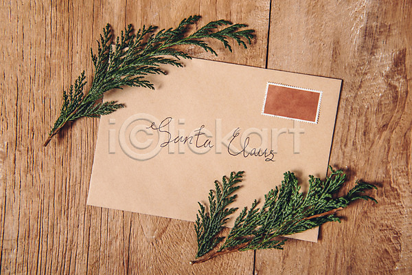 사람없음 JPG 포토 겨울 나뭇잎 백그라운드 스튜디오촬영 실내 우표 장식 크리스마스 편지봉투