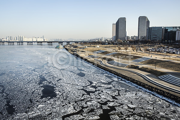 사람없음 JPG 포토 63빌딩 건물 겨울 결빙 고층빌딩 다리 마포대교 서울 야외 얼음 여의도 주간 하늘 한강 한강시민공원