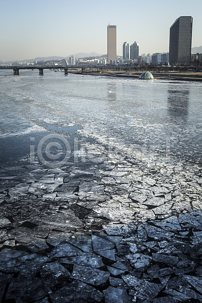 사람없음 JPG 포토 63빌딩 겨울 결빙 고층빌딩 다리 마포대교 서울 야외 얼음 여의도 주간 하늘 한강