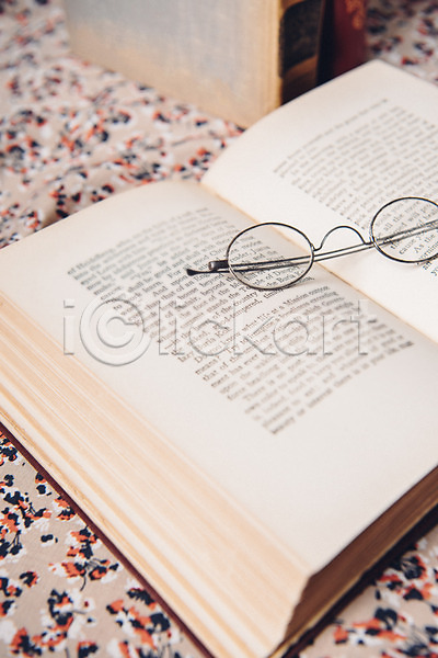 빈티지 사람없음 JPG 포토 꽃무늬 백그라운드 복고 안경 오브젝트 책 천(직물)