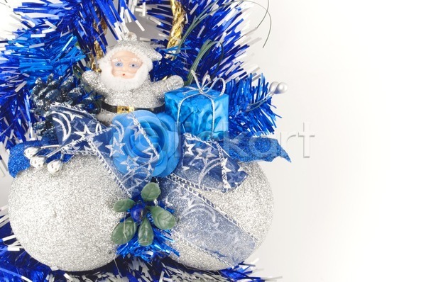 사람없음 JPG 포토 해외이미지 12월 겨울 고립 공 리본 산타클로스 은색 장식 장식볼 크리스마스 파란색 해외202004 흰색