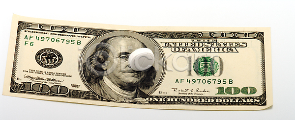 준비 사람없음 JPG 포토 해외이미지 가치 건강 결제 금융 달러 돈 백그라운드 비용 약초 요금 월급 자금 재산 저축 조제 종이 지폐 쪽지 치료 해외202004 해외포토 흰색