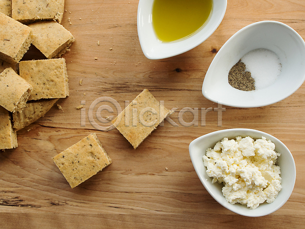 사람없음 JPG 포토 해외이미지 도마 빵 사발 소금 식용 음식 작음 최고 치즈 해외202004 해외포토 핸드메이드 후추